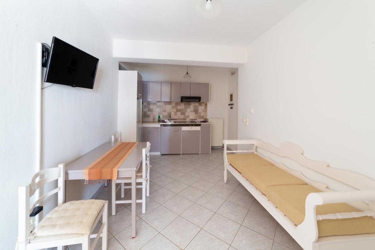 Natassa Apartments Agia Efimia エクステリア 写真