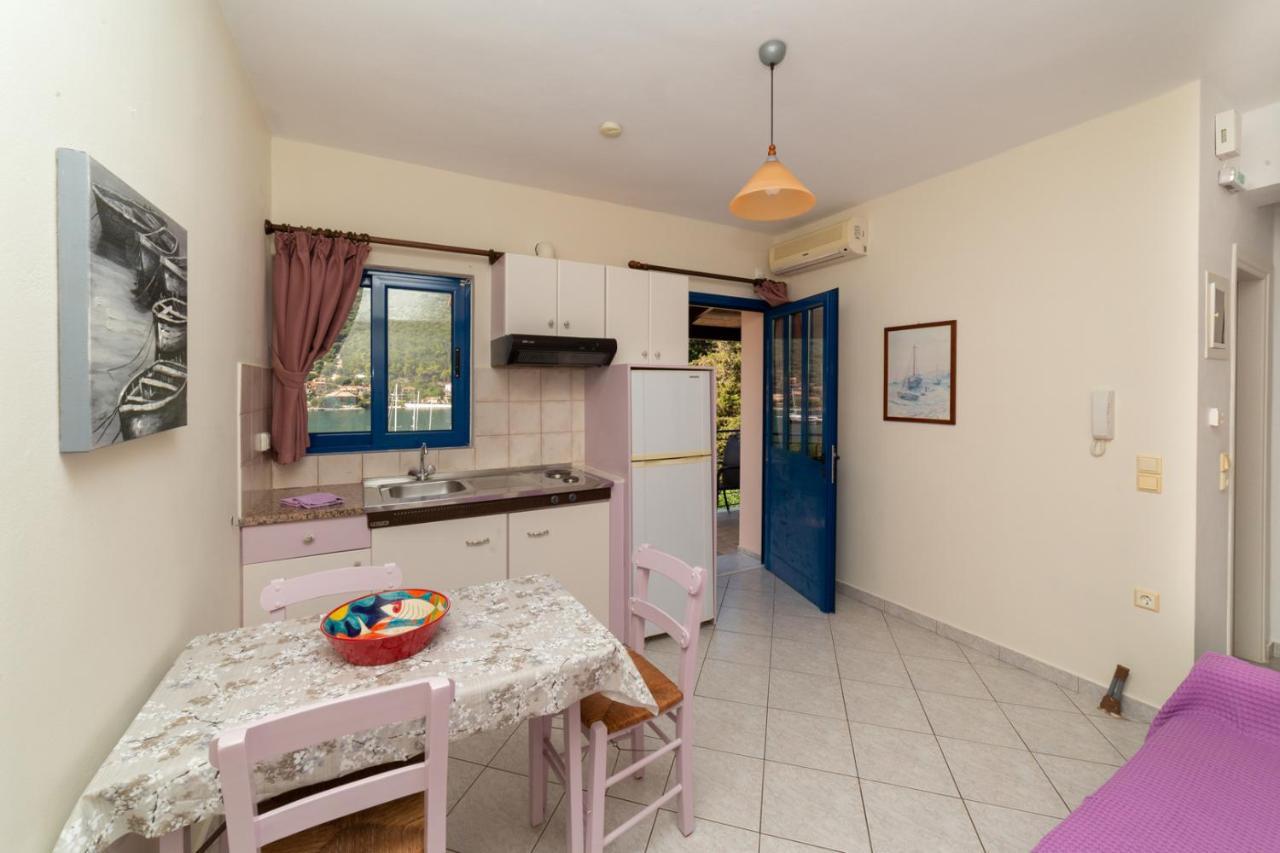 Natassa Apartments Agia Efimia エクステリア 写真
