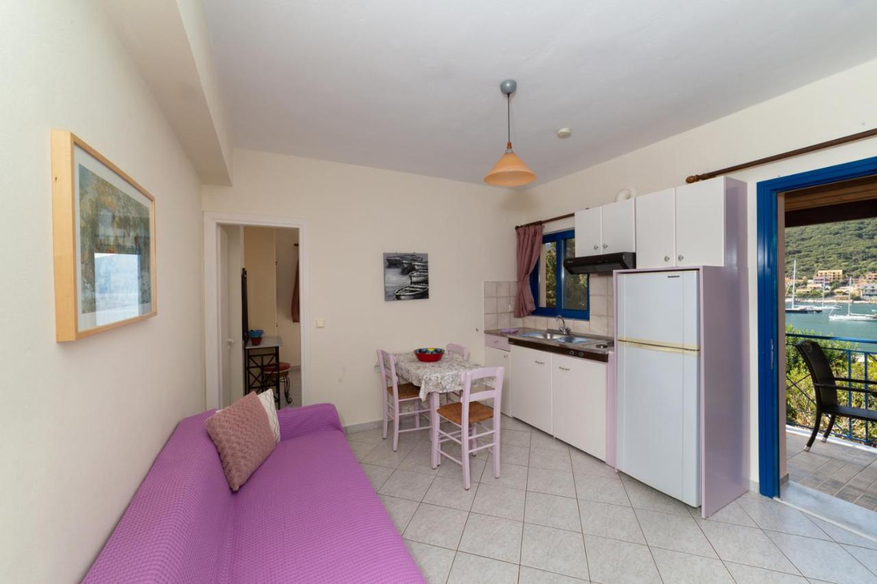 Natassa Apartments Agia Efimia エクステリア 写真