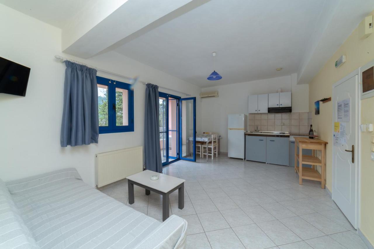 Natassa Apartments Agia Efimia エクステリア 写真